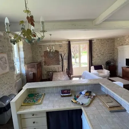 06-les Glycines Avec Piscine & Jacuzzi-5 Pers *