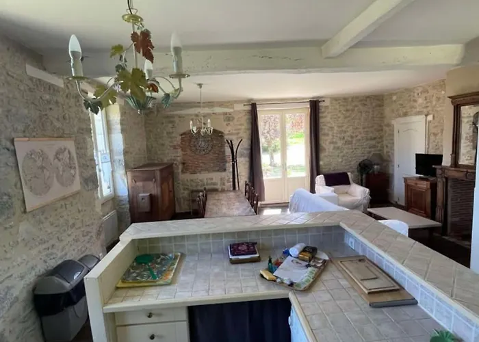 06-les Glycines Avec Piscine & Jacuzzi-5 Pers *