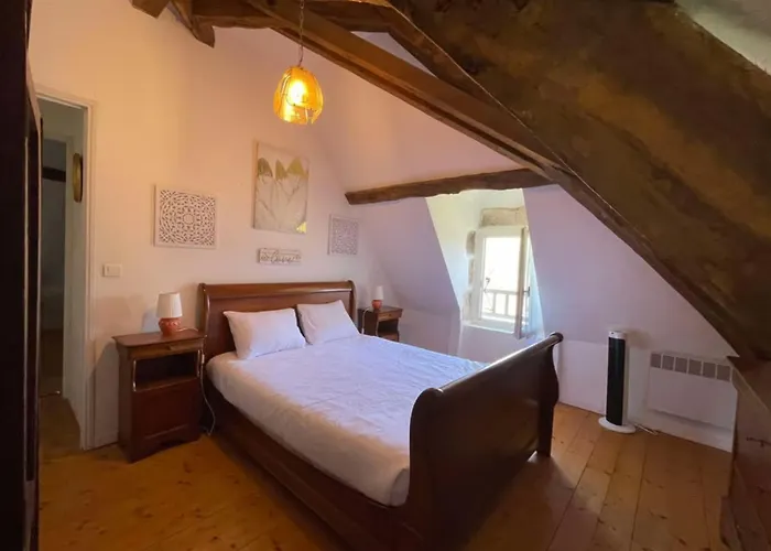 06-les Glycines Avec Piscine & Jacuzzi-5 Pers